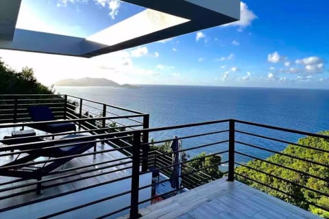Serene, Stunning, and Modern. Villa Modere