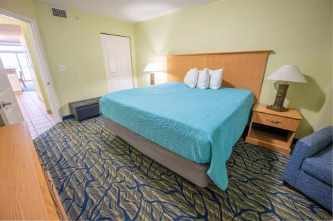 King Bed in Bedroom!