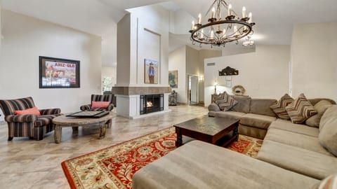 Large Comfortable Room for Gathering