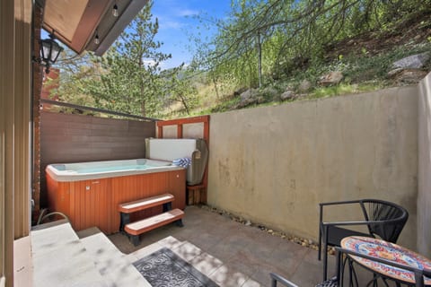 Canyon Racquet Townhome Gorgeous REMODEL