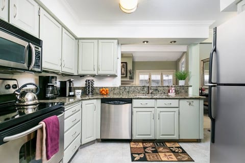 Canyon Racquet Townhome Gorgeous REMODEL