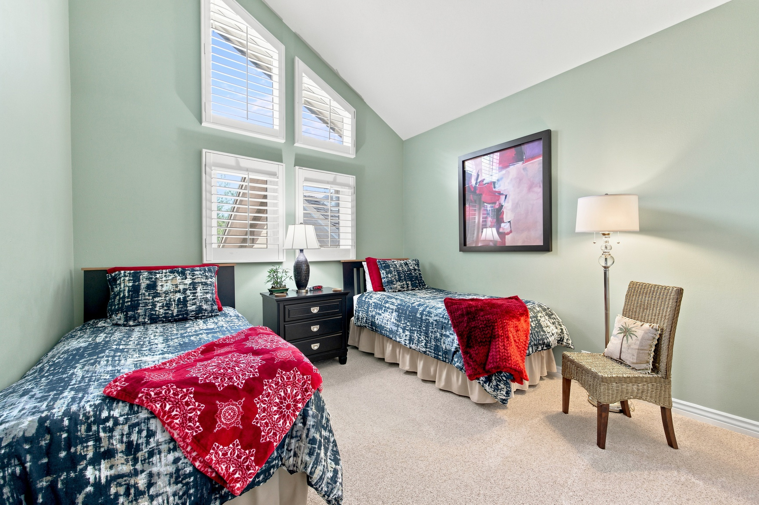 2nd bedroom