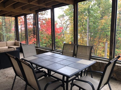 FALL SCREENED PORCH DINING