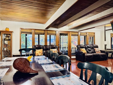 FALL DINING & FAMILY ROOM VIEW