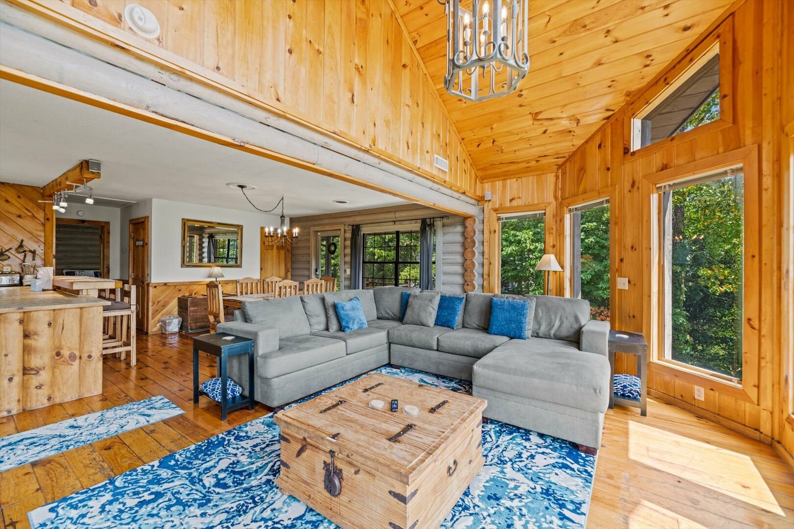 FAMILY & DINING ROOM WITH VIEW