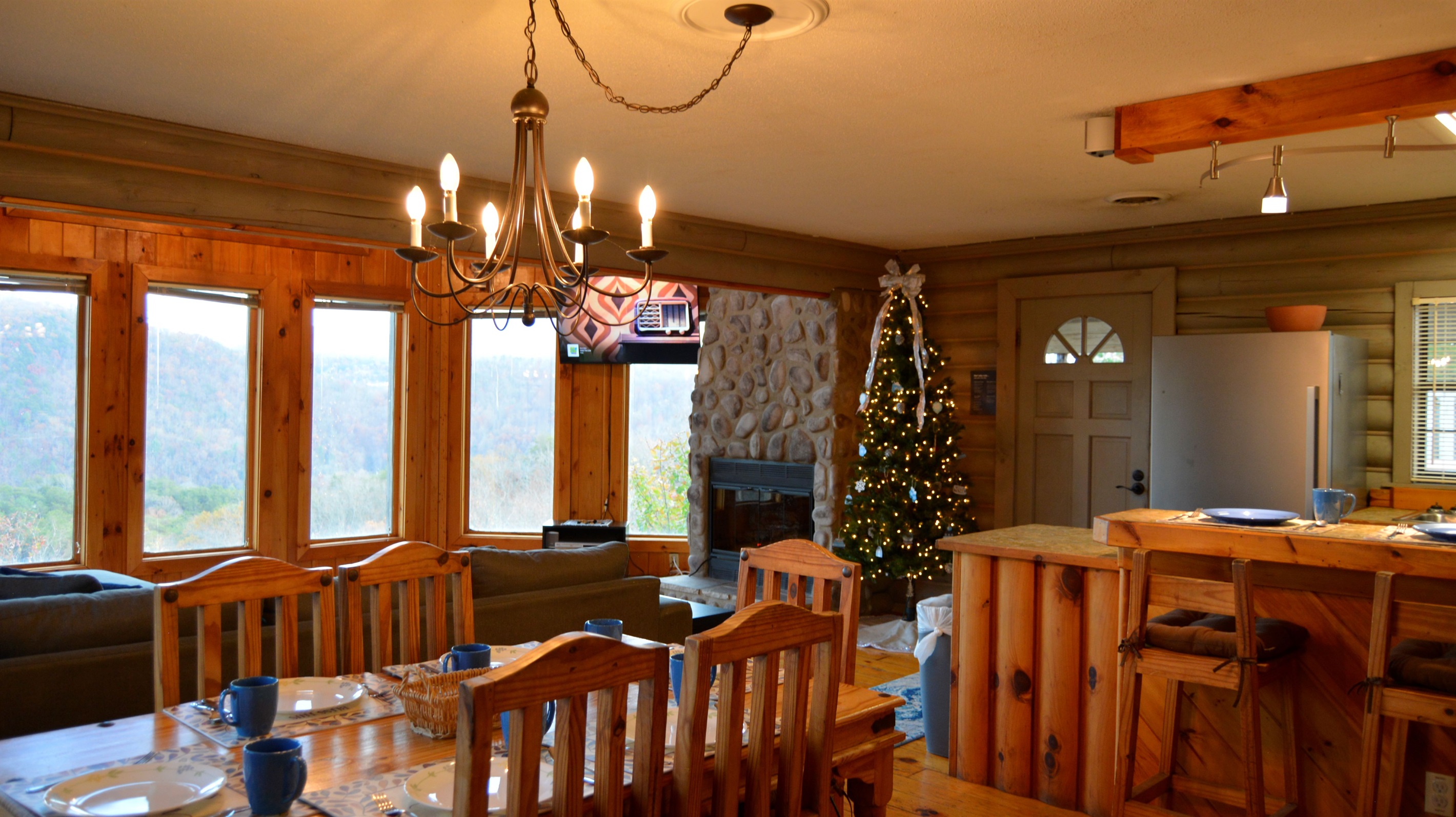 CHRISTMAS DINING VIEW