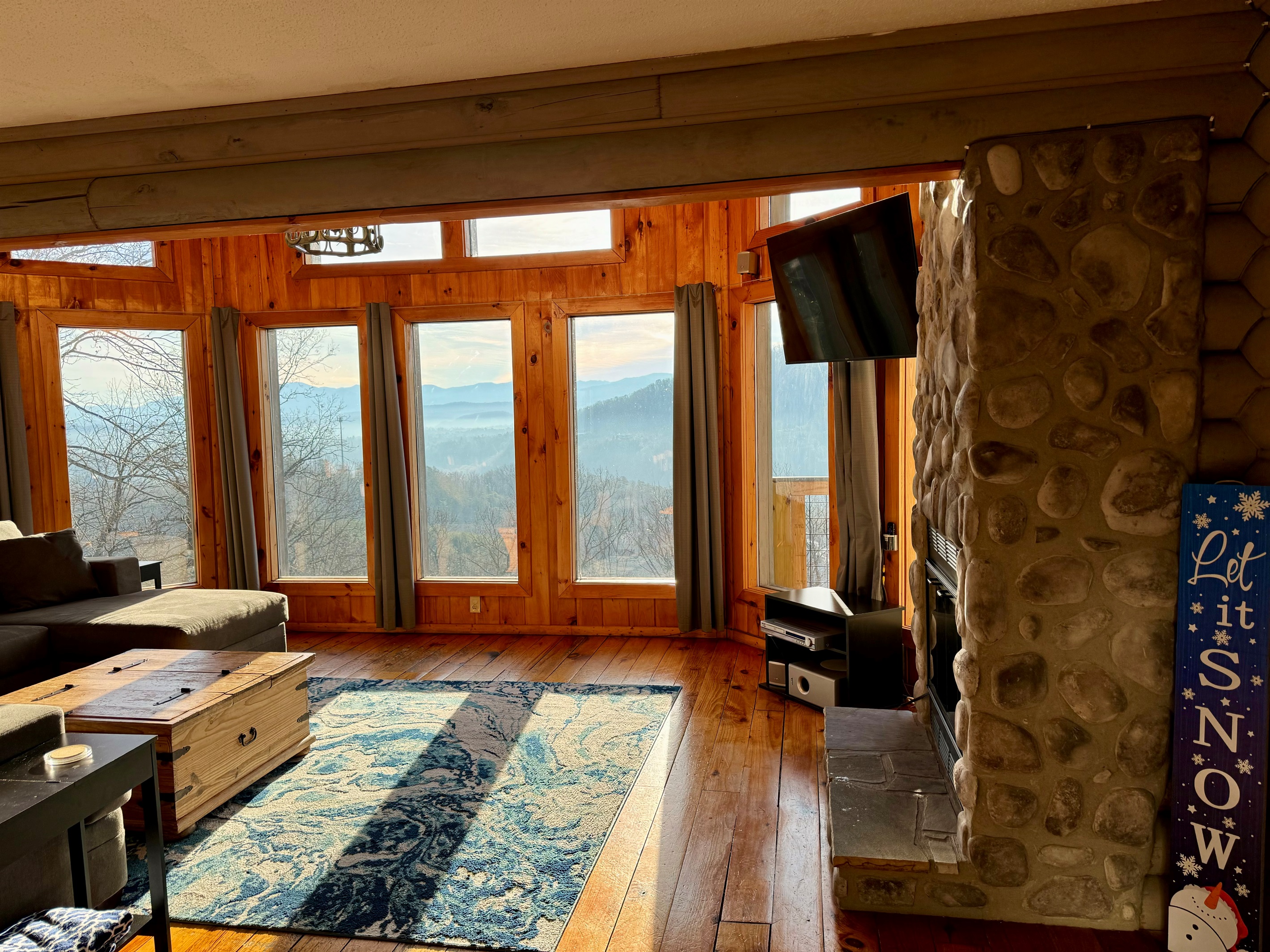 WINTER FIREPLACE & VIEW