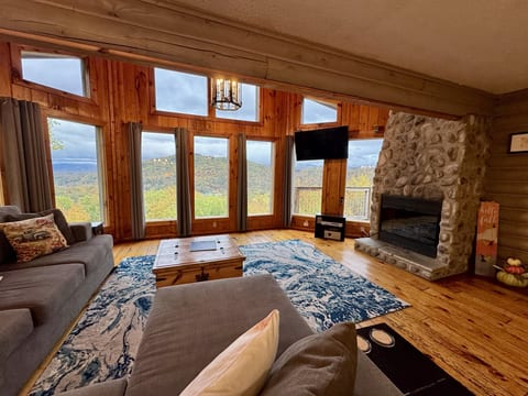 Peaceful Haven Log Cabin Pigeon Forge