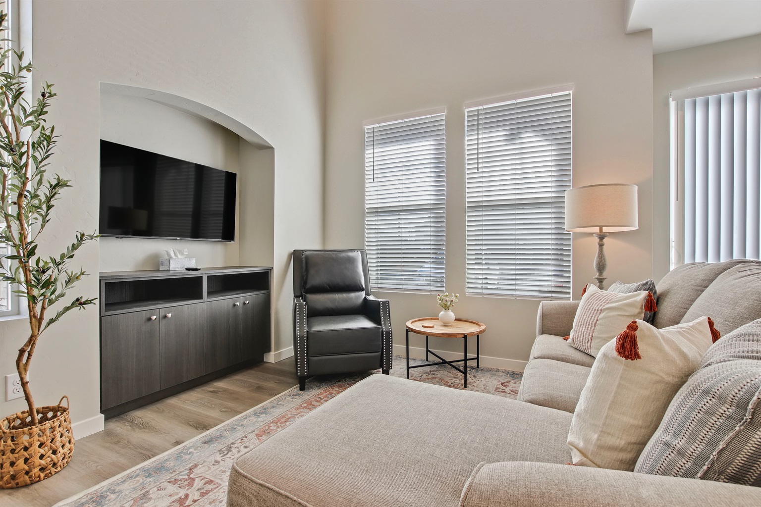 or-hounslow-way-or-sophisticated-3-bedroom-townhome-or-nampa-or/