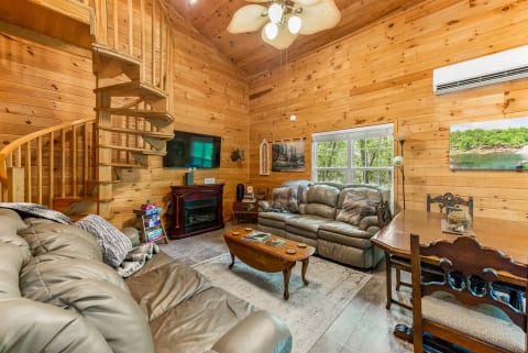 Peaceful Hideaway Treehouse