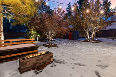 A simply beautiful backyard to spend your evenings.