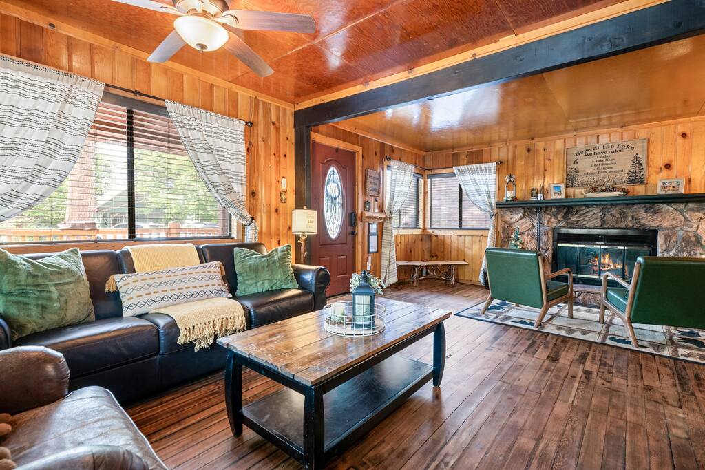 NEW HotTub • Near Big Bear Lake & Village • Family