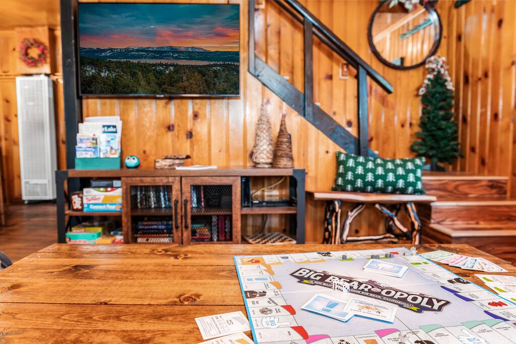 NEW HotTub • Near Big Bear Lake & Village • Family
