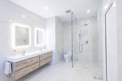 Log Bath - tub, walk in shower and double sink 