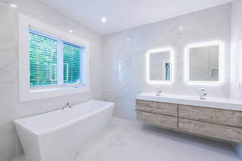 Log Bath - tub, walk in shower and double sink 