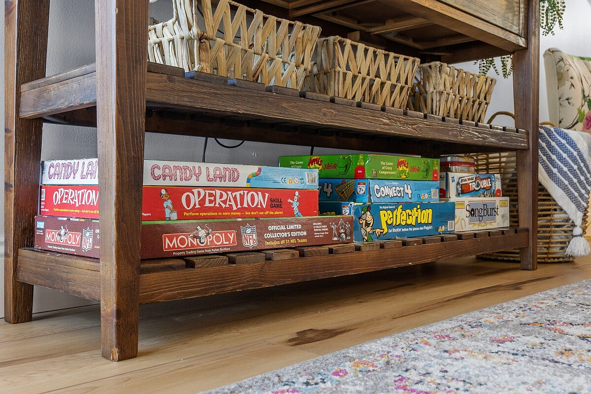  Rainy Day? No Problem!
Stay entertained with provided board games, Smart TVs, and high-speed WiFi—perfect for a cozy night in.