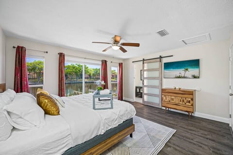 This impeccable room is great for kids who loves sleepovers or for small families who has small kids. If you love what you see, send us a message now!