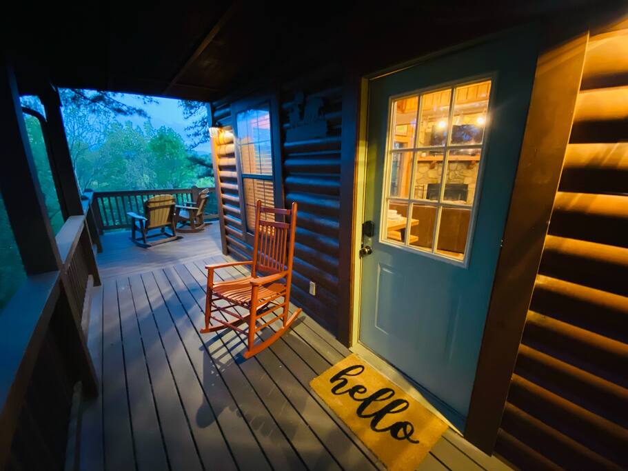 Welcome to our cozy cabin! 