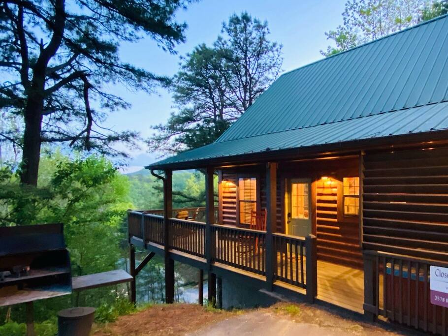 Entry and grill directly from parking area. (One step to entry)