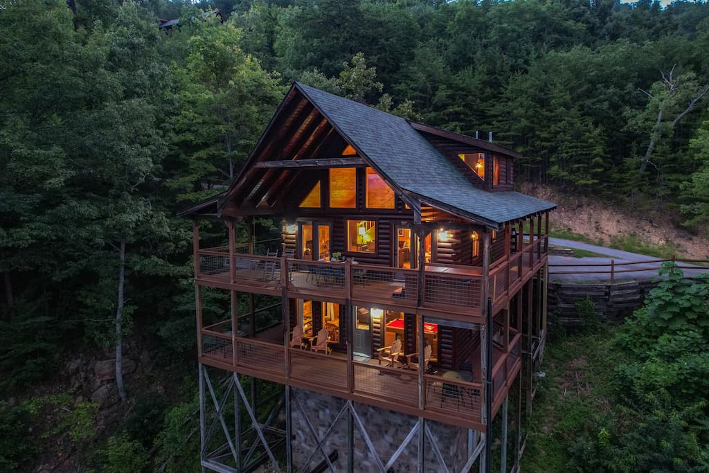 amazing!-views-and-great-location!-near-it-all!/