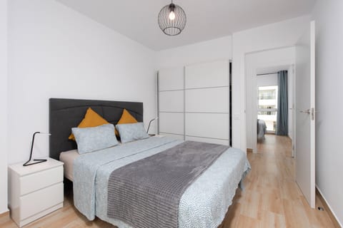Central Beach Retreat | Walk to Sand, Shops&Dining