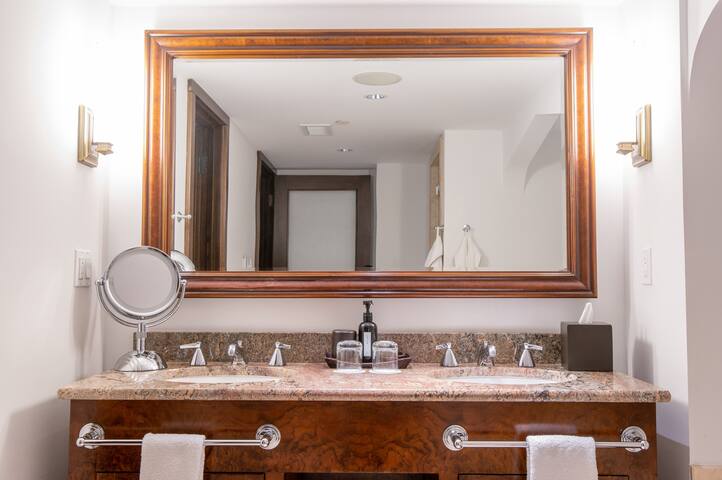 Monthly Rental - Forbes 5 Star Hotel- SkiIn SkiOut