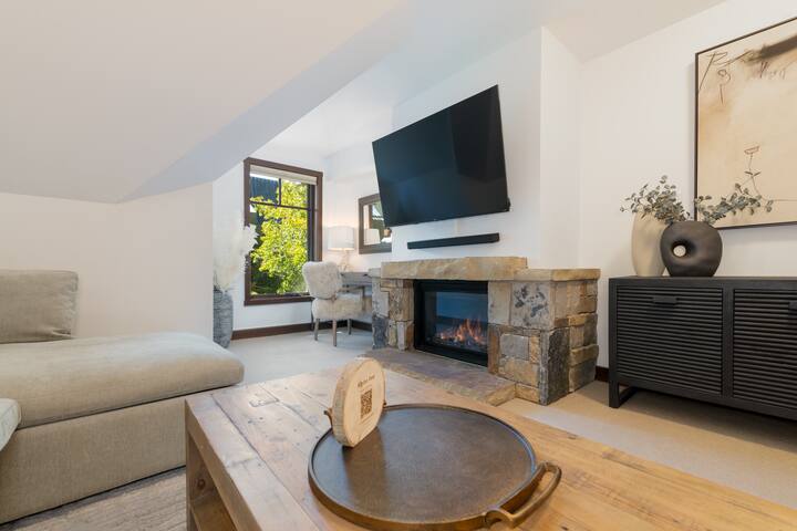 Monthly Rental - Forbes 5 Star Hotel- SkiIn SkiOut