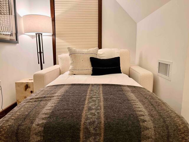 Monthly Rental - Forbes 5 Star Hotel- SkiIn SkiOut