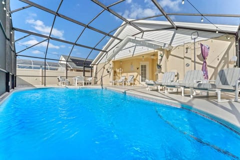 Disney 5 mile Private Pool, Massage Chair, Tennis!