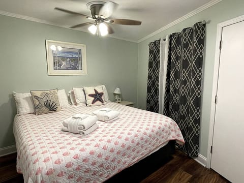 Crashin' Waves-Oceanview w/Bikes, Chairs& King Bed