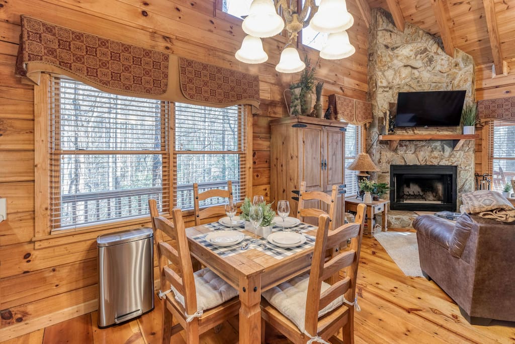 Guests can use our extra folding table and chairs to seat 6 for meals. - 70 Holly Hollow - Cherry Log - Cherry Log