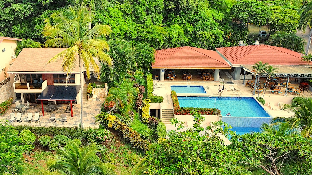 ‍♂️ Just steps from your door, stroll past lush gardens to the infinity pool or continue down the path to the secluded beach—where sun, sand, and serenity await.