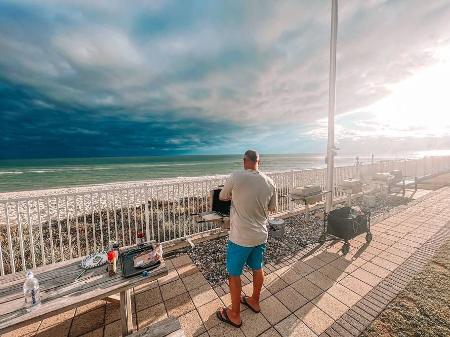 Calling all grill masters! Your Gulf view grills are waiting for you. 