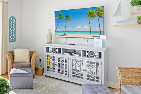 West End Beach Front Condo - Sleeps 6