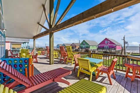 Amenities loaded! 100ft to water~ Views, Play-area