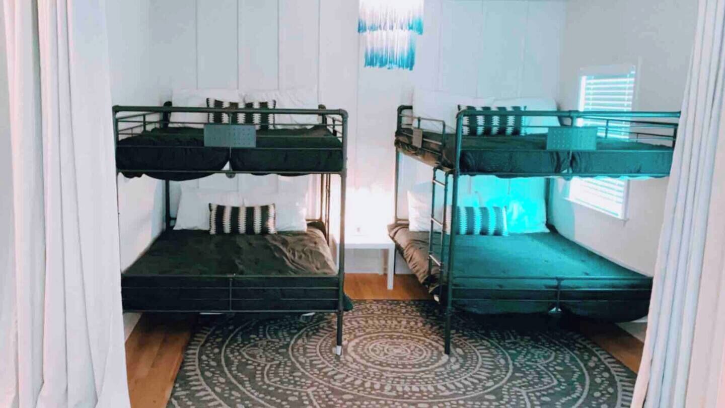 The farmhouse, Sleeps 28, 6 bedroom 4 bath