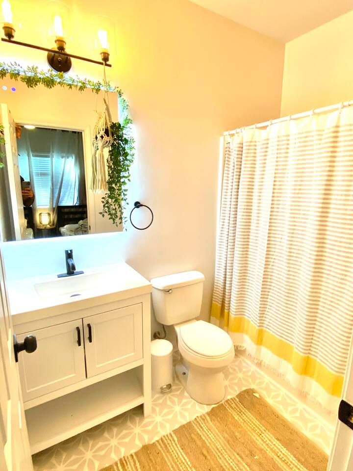 The farmhouse, Sleeps 28, 6 bedroom 4 bath
