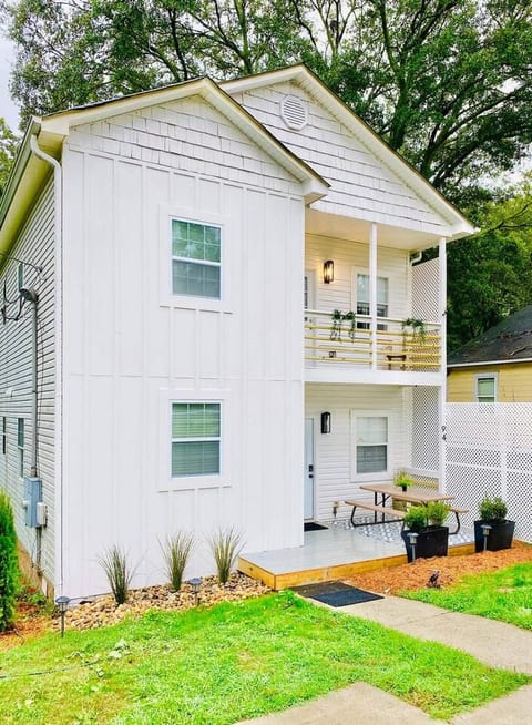 The farmhouse, Sleeps 28, 6 bedroom 4 bath