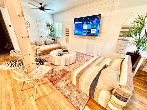 The farmhouse, Sleeps 28, 6 bedroom 4 bath