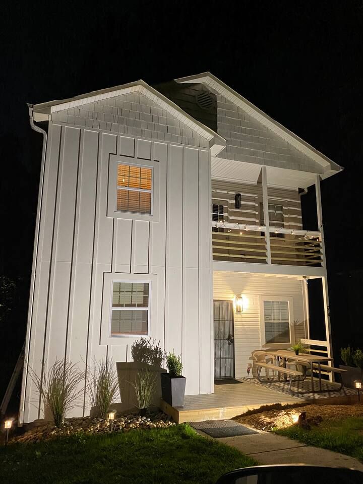 The house, 4 bath