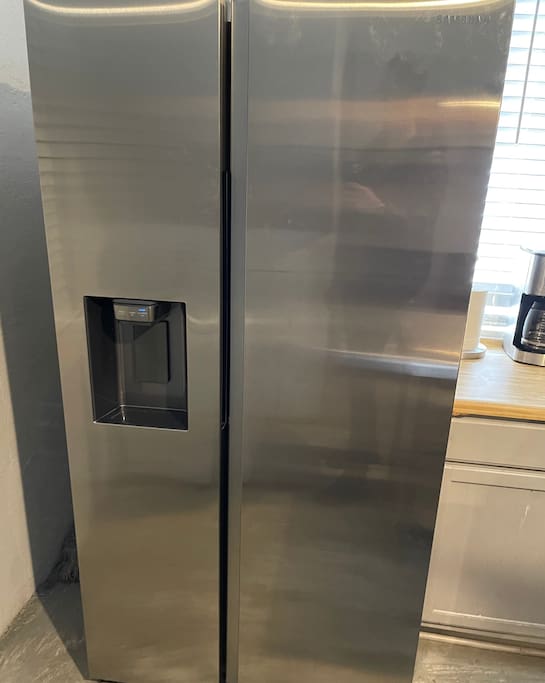New appliances with water & ice maker . New appliances with water & ice maker . - The White Bohemian Mansion Atlanta Sleeps 35+ - Atlanta