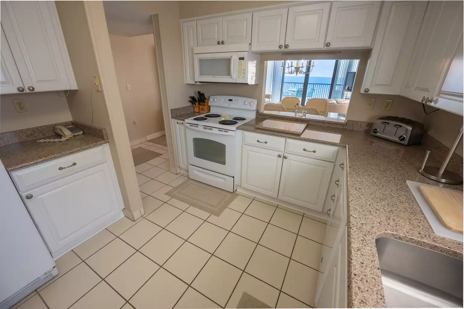 Full Sized Kitchen