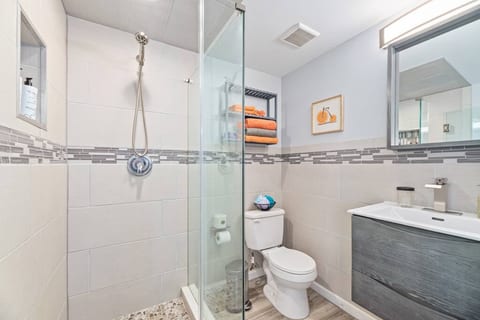 Riverview Studio: Downtown Melbourne Efficiency