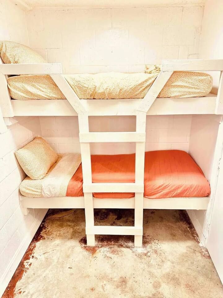 Nordic Haven 7 bedroom Hottub pingpong sleeps 24