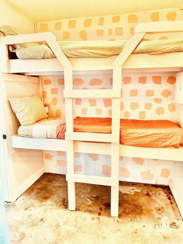 Nordic Haven 7 bedroom Hottub pingpong sleeps 24