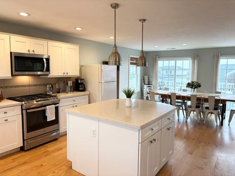 Kitchen Island to dining