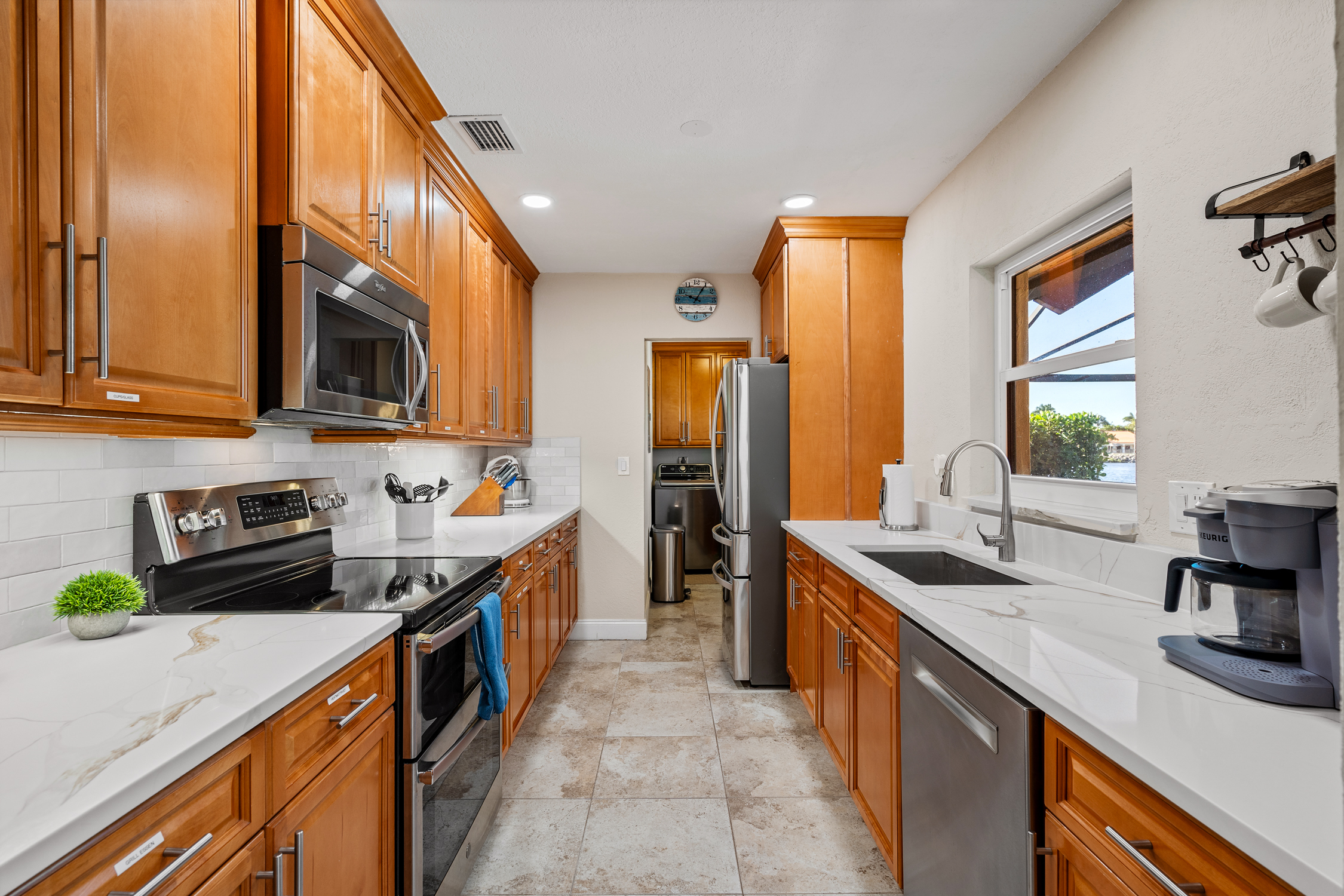 classy-n-cozy-delray-beach-pool-home/