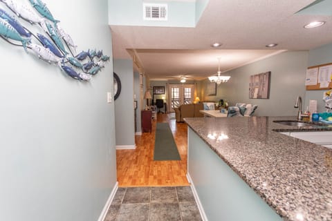 Myrtle Beach - Shore Drive - Ocean Annies