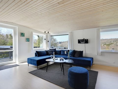 "Cristiana" - 950m from the sea