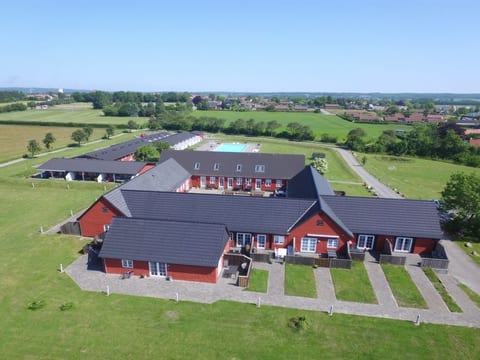 "Manfred" - 6km from the sea